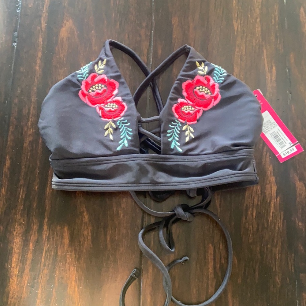NWT * Xhilaration Black Floral Bikini Top